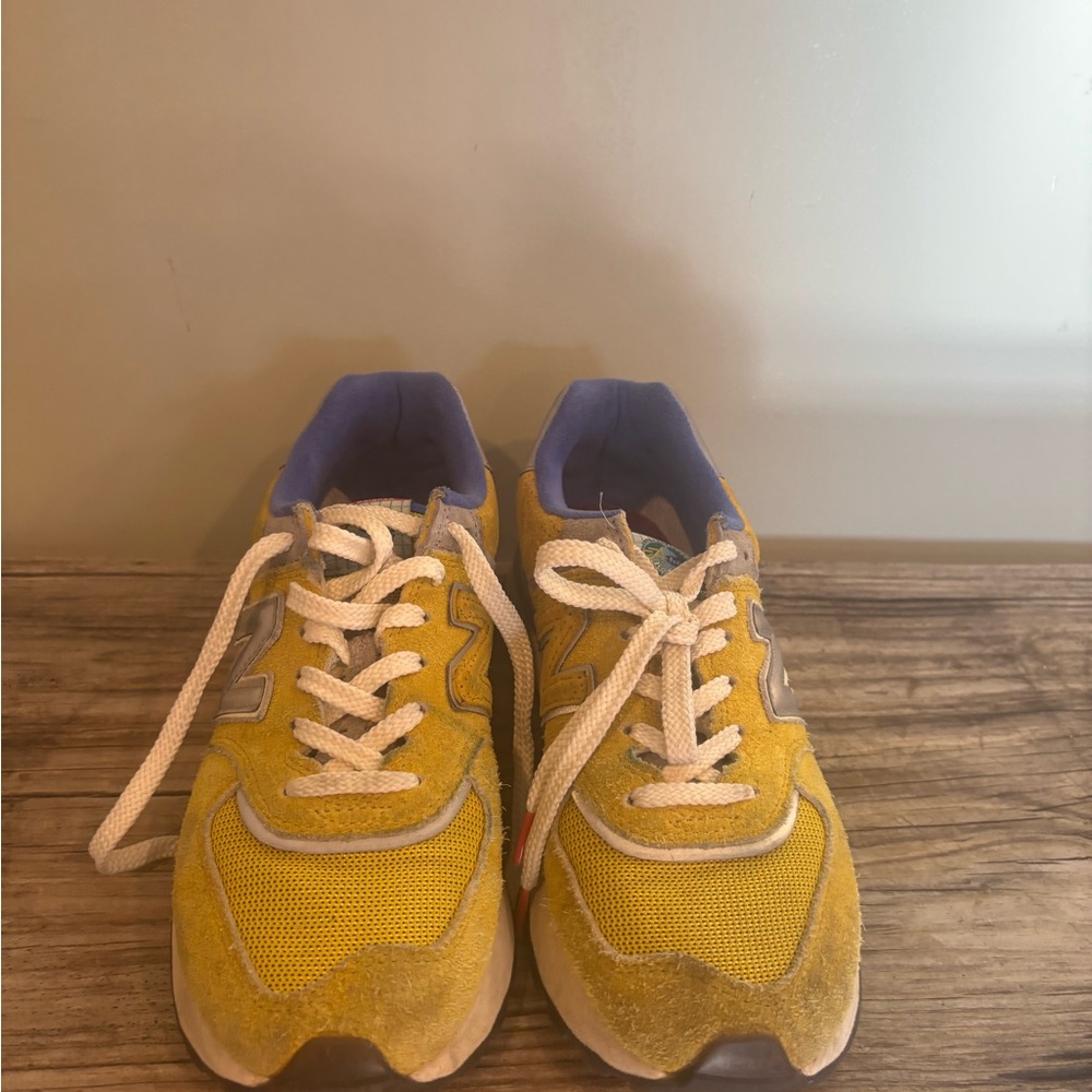 New Balance . Sneakers